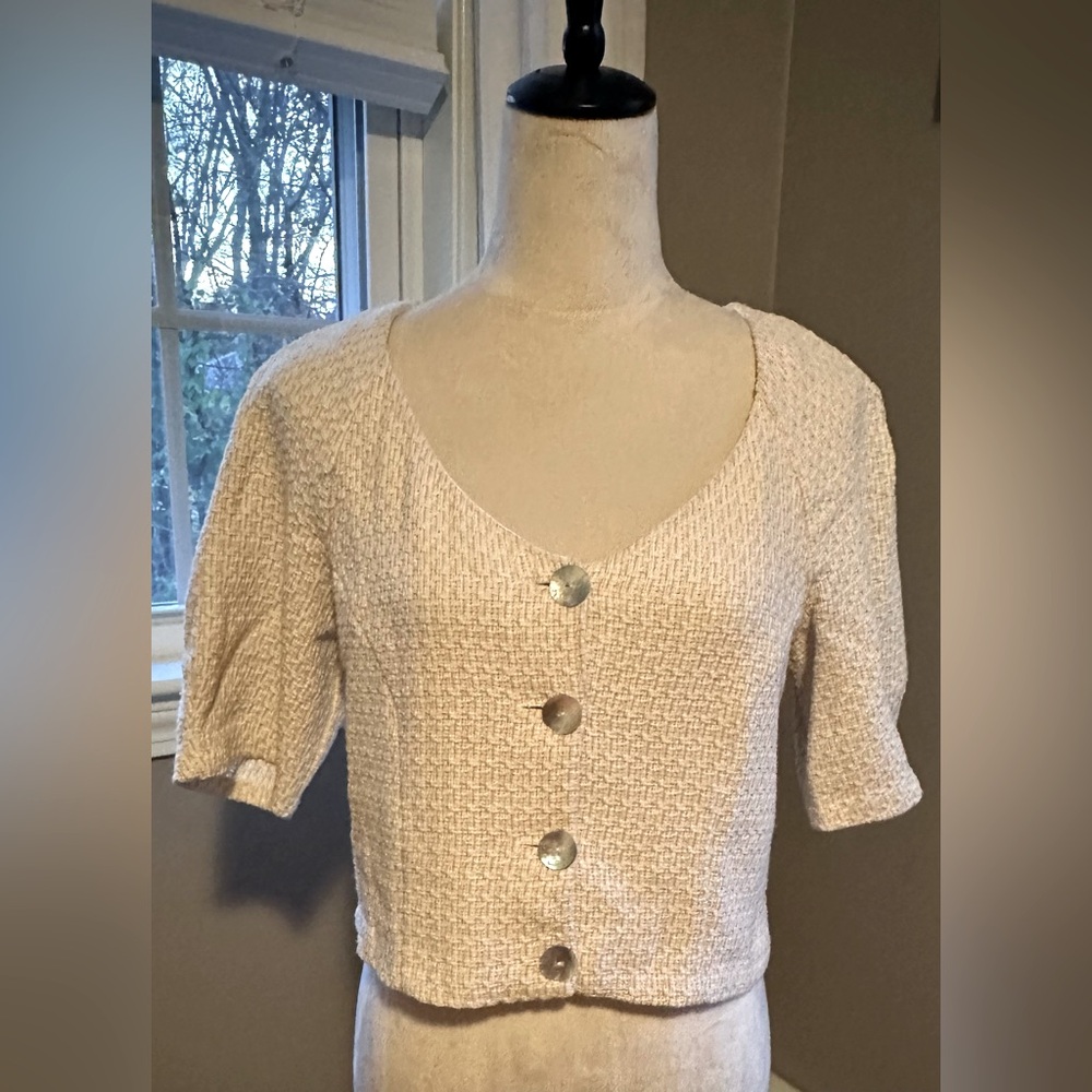 Zara V Neck, button front short sleeve blouse